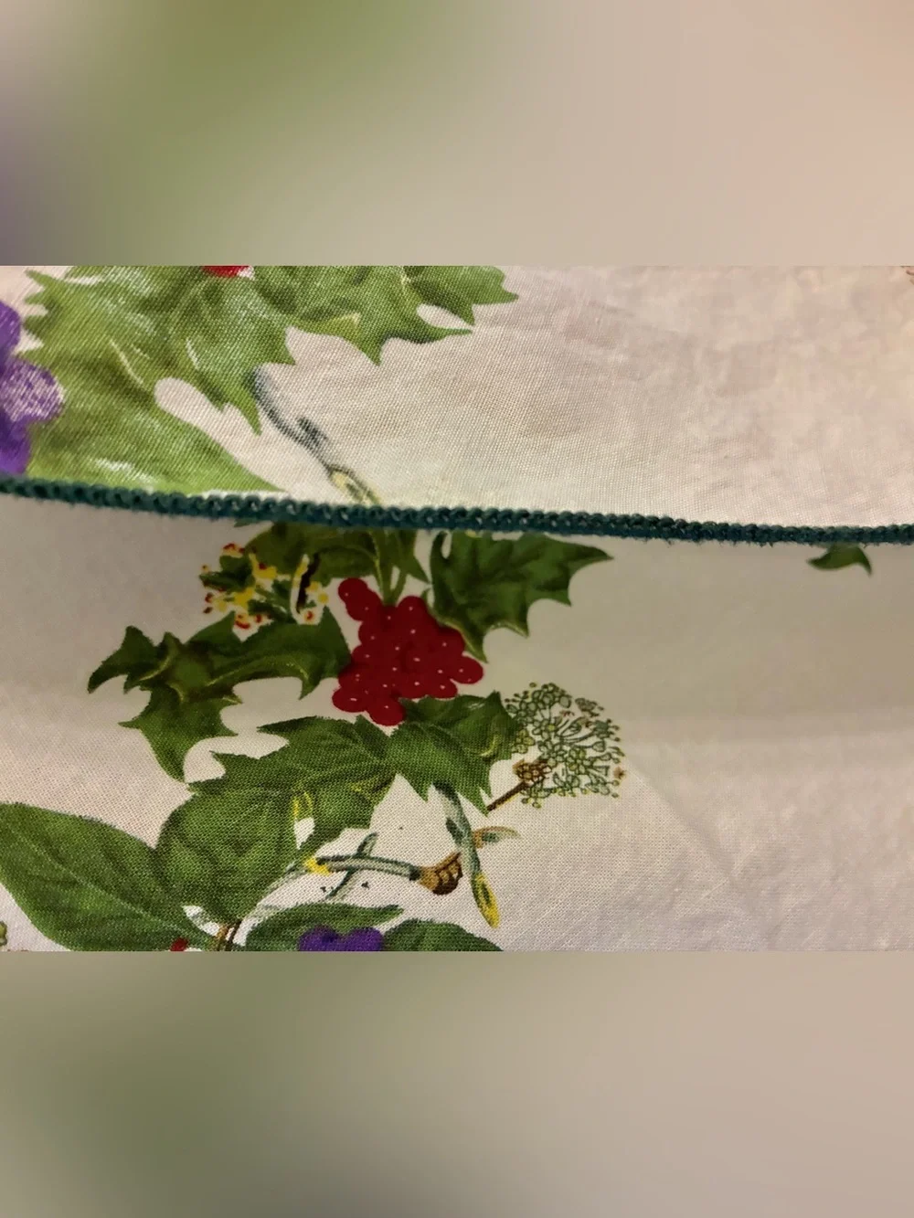 Portmeirion  54” Cotton Christmas “Holly&Ivy” Tablecloth. Like New. Red berries